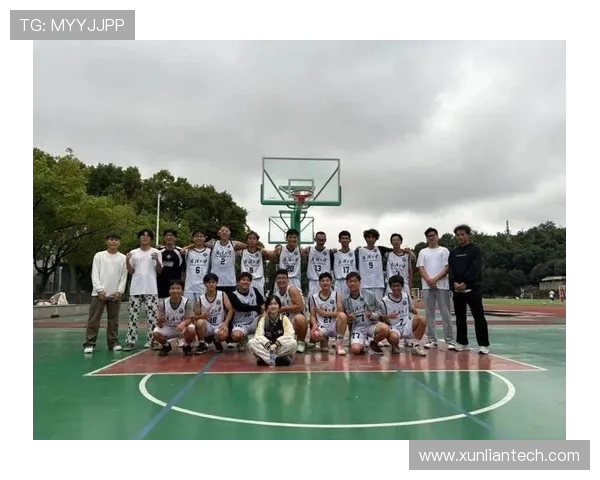 篮球激发青春梦想凝聚团队力量展现拼搏精神的运动之美