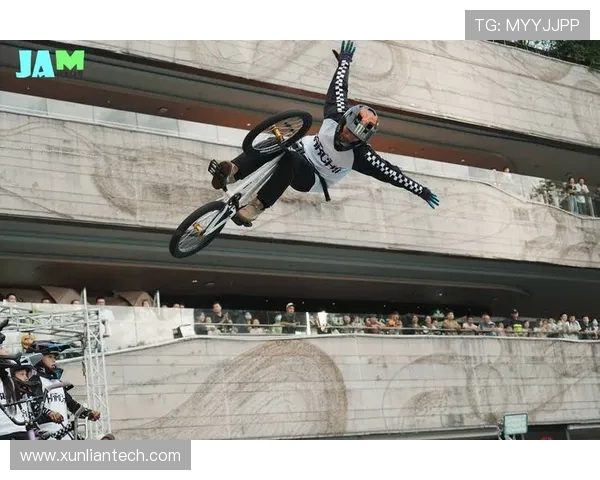 深圳极限运动队在世界滑板锦标赛中的拼搏与荣耀之路 深圳极限运动队在世界滑板锦标赛中的拼搏与荣耀之路