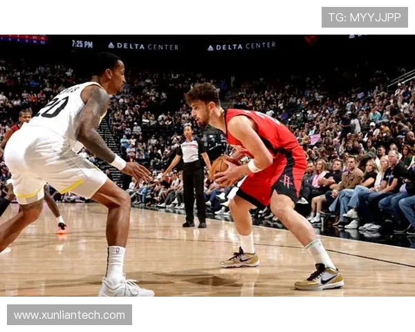 2006年NBA经典对决火箭队与黄蜂队精彩录像回顾与分析